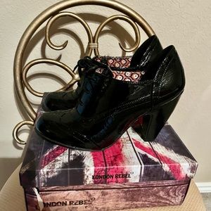 Asos London Rebel Caleb Black Patent Faux Leather Lace Up Oxford Heels Sz 91/2